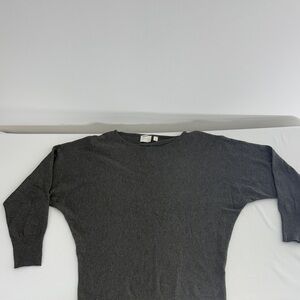 Cyrus Women's Gray Crew Neck Sweater